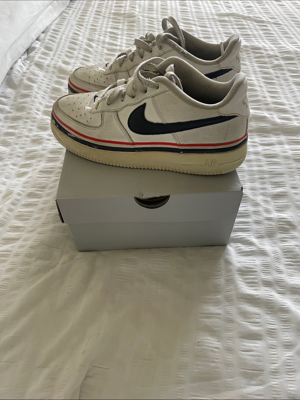 Nike Kids Sneakers White with Black and Red Stripe